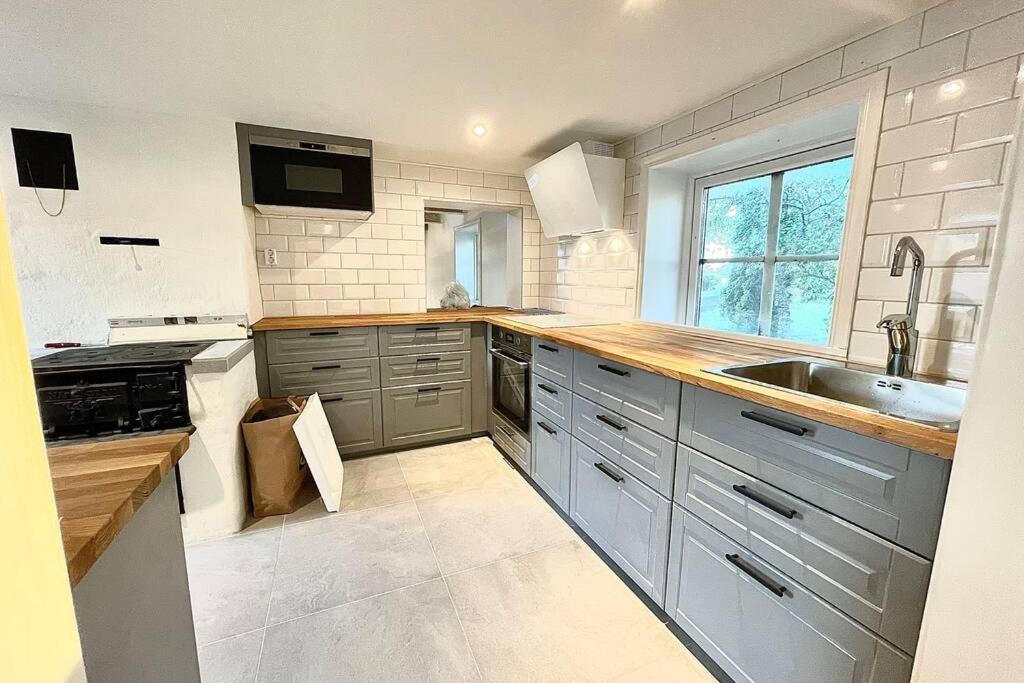 Eget Hus Med Bra Laege Och Toppstandard Linkoping Exterior photo